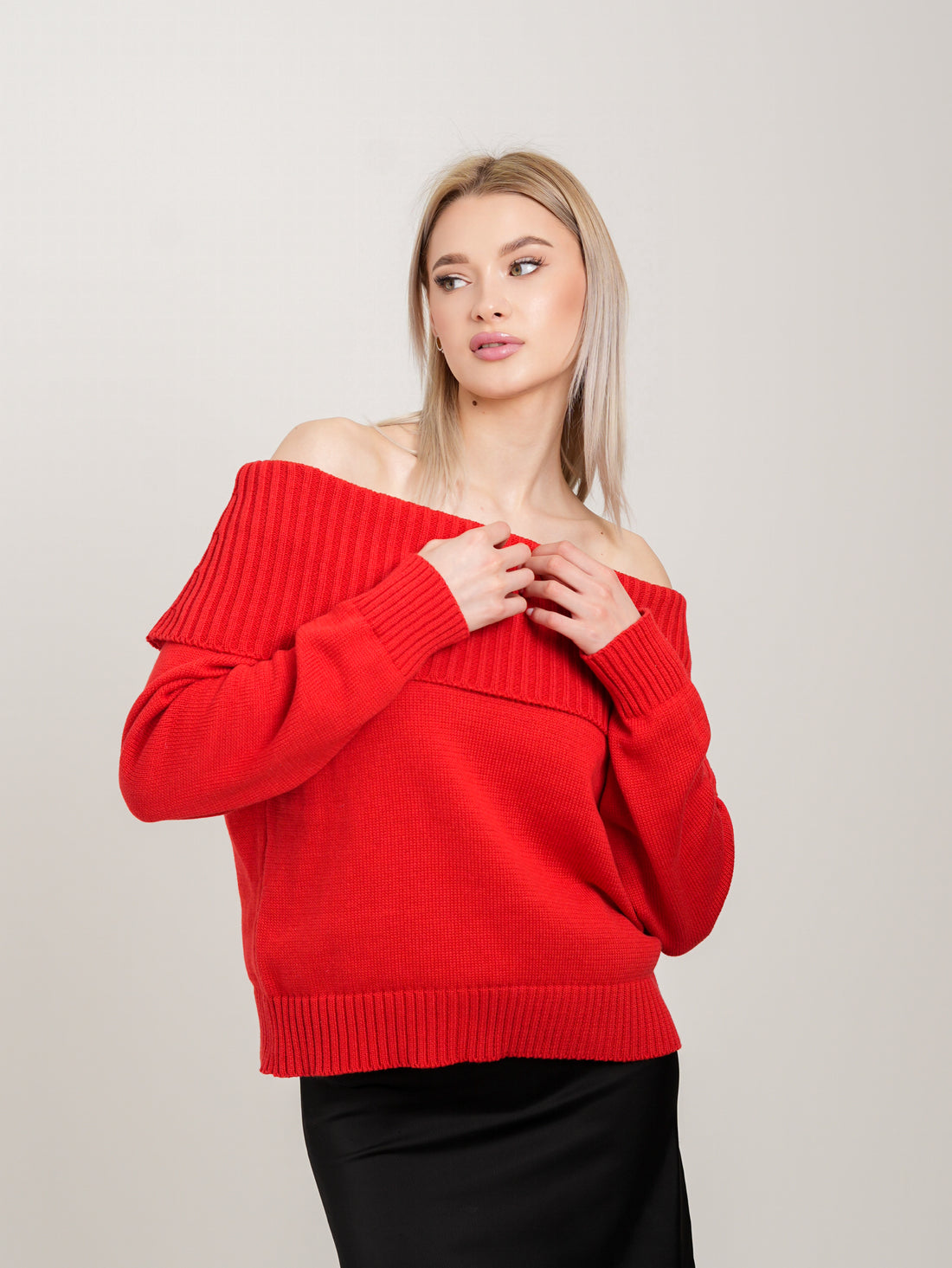 The Open sweater - trend, comfort, and elegance 🤍