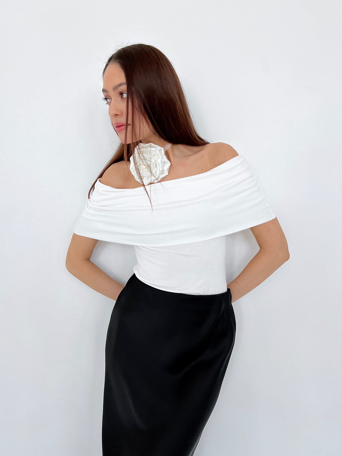 New arrival alert - Introducing the top TWIST 🤍